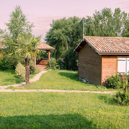 Les Chalets Montréjeau Exteriör bild