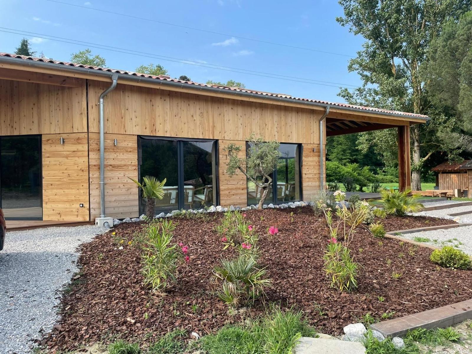 Les Chalets Montréjeau Exteriör bild