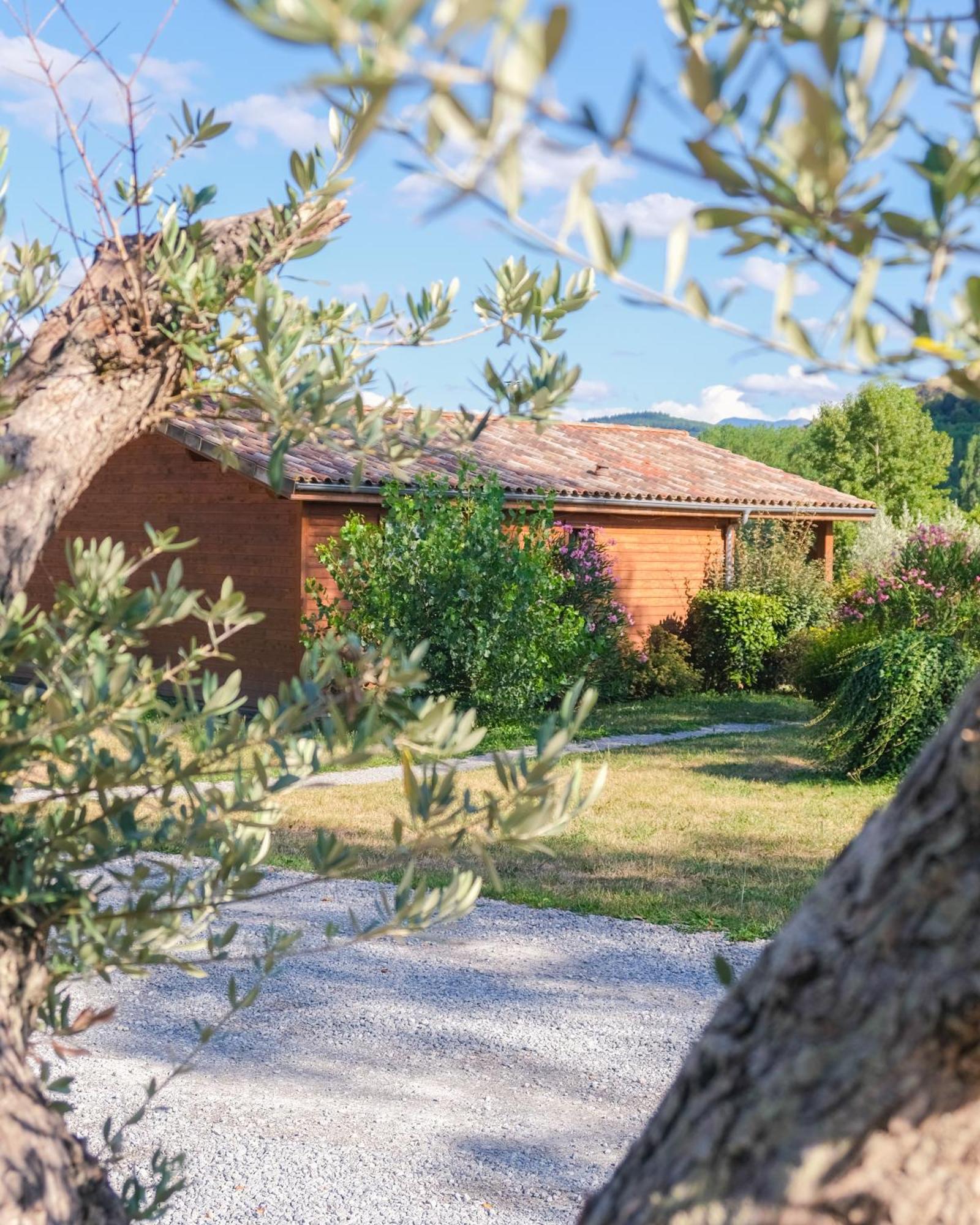 Les Chalets Montréjeau Exteriör bild